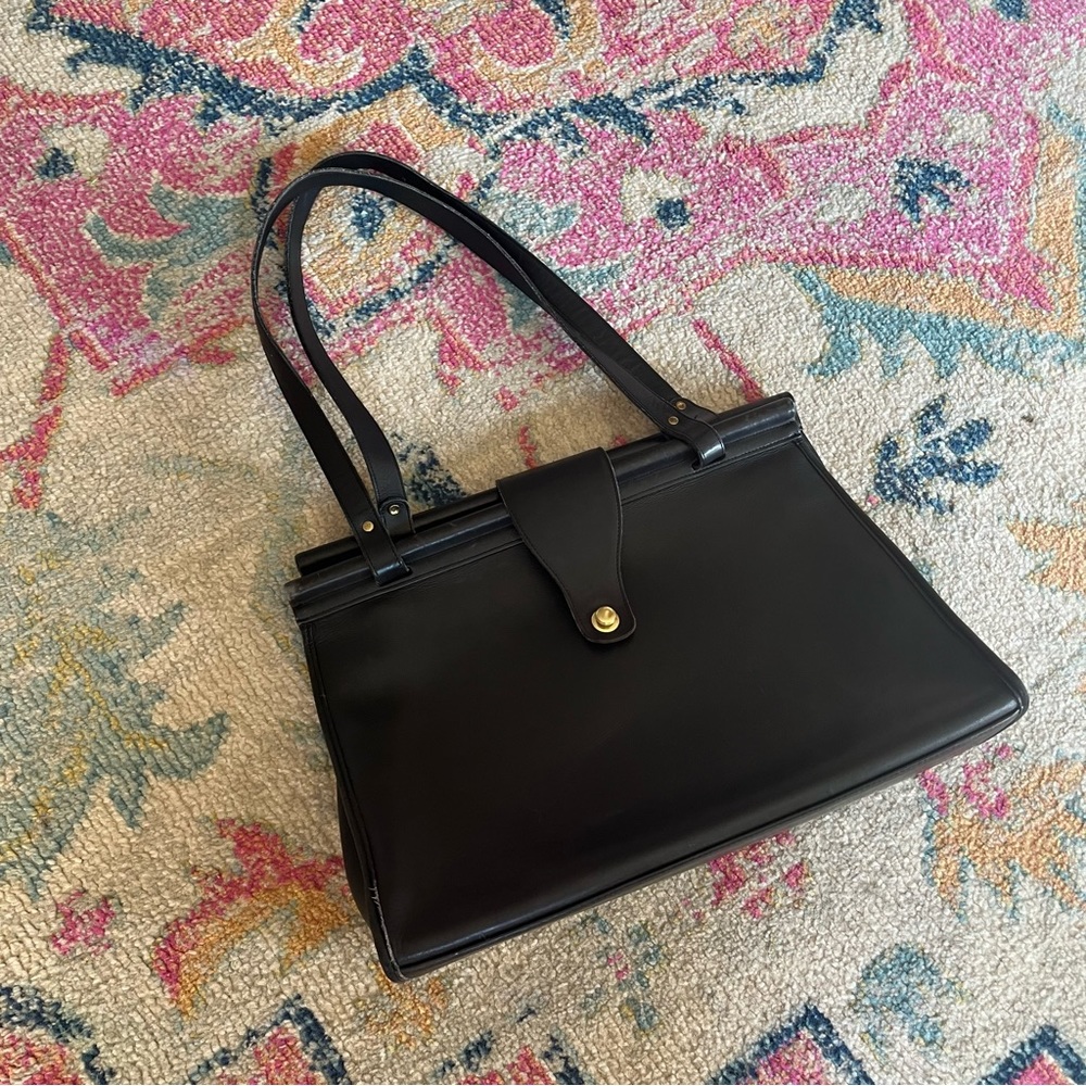 Vintage black leather coach bra lay tote. Gold hardware, rare EUC